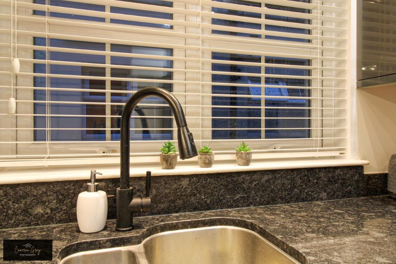 Nice 2 Bed House, Office, Wi-Fi, Free Parking Μπέλφαστ Εξωτερικό φωτογραφία